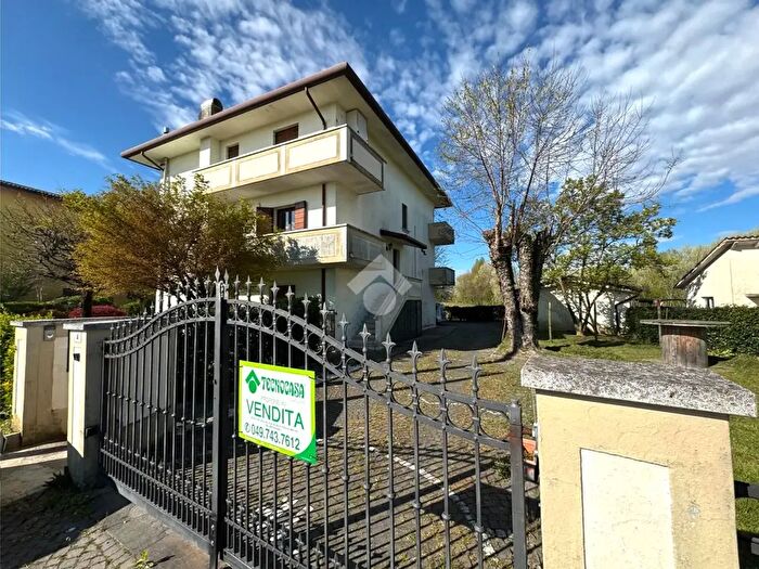 Casa trilocale in vendita in Via Villafranca, Piazzola Sul Brenta