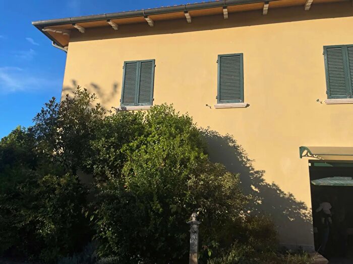 Casa con 7 locali in vendita in Gioco del Pallone, Foiano Della Chiana