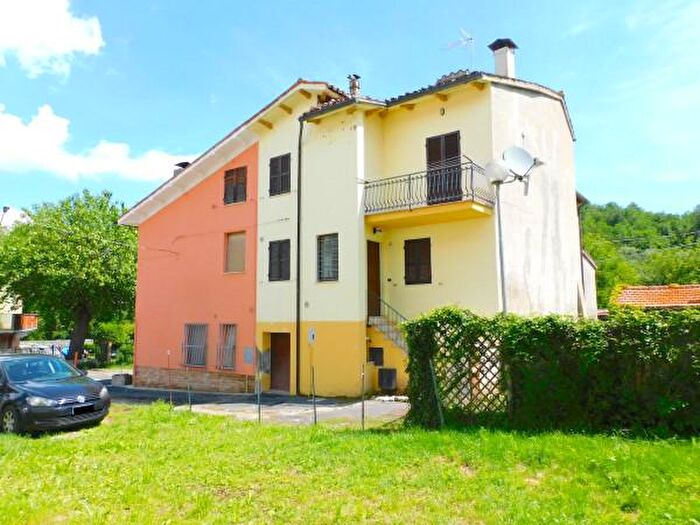 Casa quadrilocale in vendita in Taliani, Sarnano