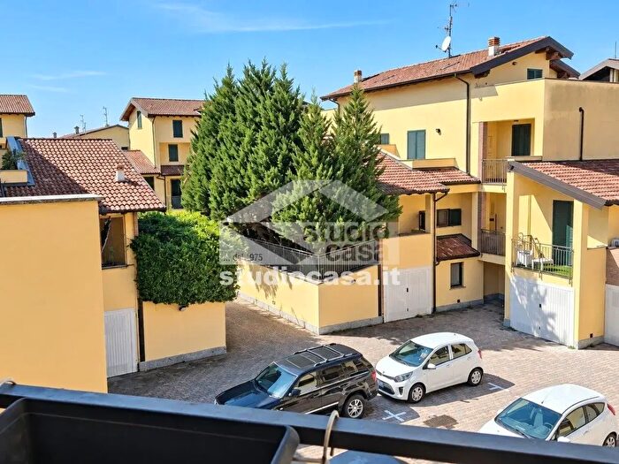 Appartamento con 5 locali in vendita in Via Toscanini, Ceranova