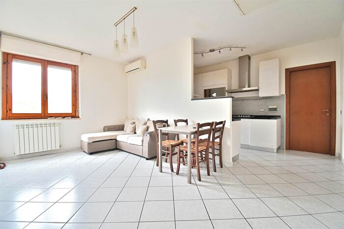 Appartamento trilocale in vendita in Via Bologna, Colle Di Val DElsa