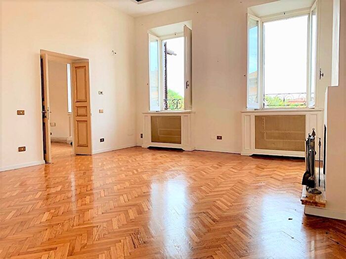 Casa con 6 locali in affitto in Piazza dellOrologio, Via Giulia, Roma