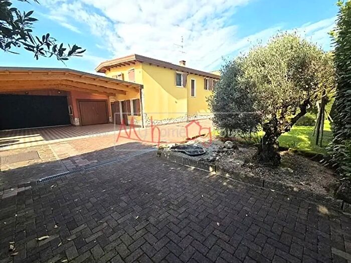 Casa quadrilocale in vendita in Via Rondinelle, Selvazzano Dentro