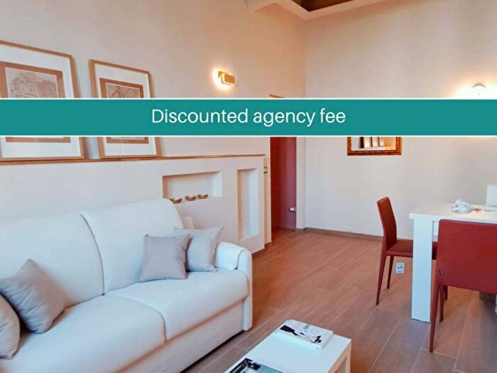 Appartamento bilocale in affitto in Via Ottavio Rinuccini, Porta al Prato San Jacopino, Firenze