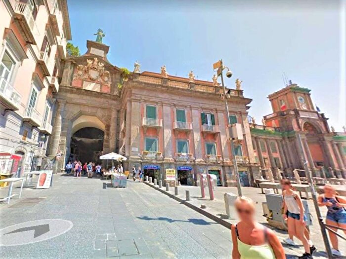Appartamento quadrilocale in affitto in via PORTALBA, Centro Storico, Napoli