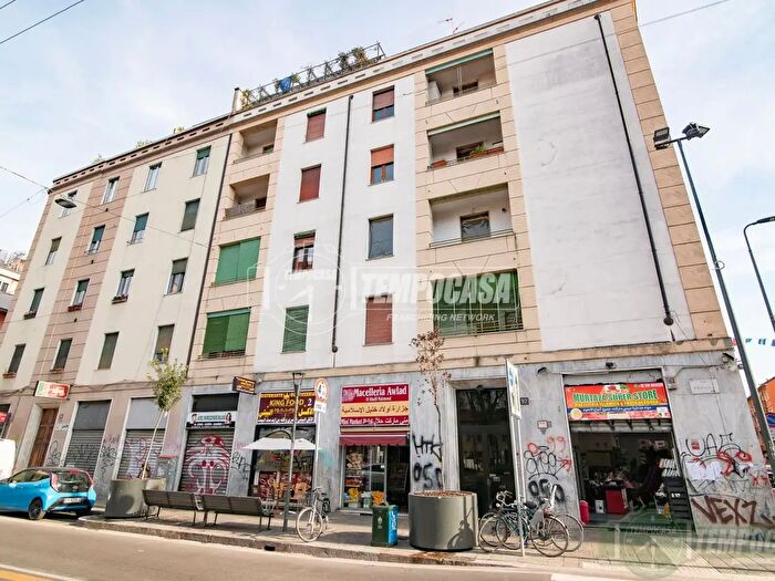 Appartamento trilocale in affitto in Via Padova, Milano