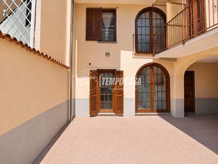 Casa quadrilocale in vendita in Galliate