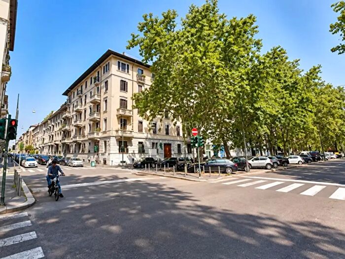 Appartamento quadrilocale in vendita in Viale Campania, Milano