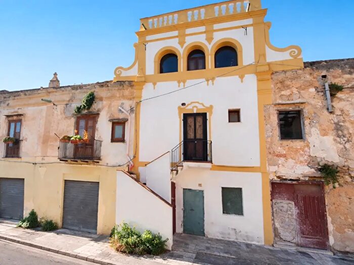 Casa quadrilocale in vendita in Vicolo Chiazzese, Palermo