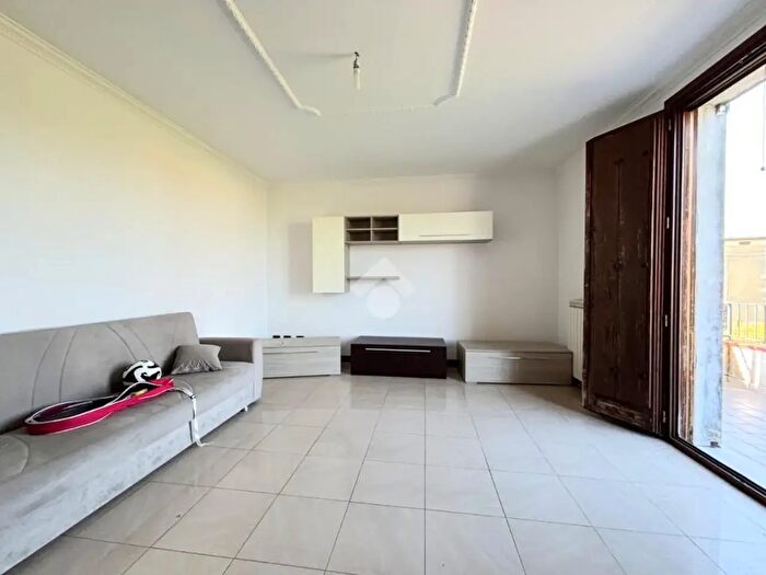 Appartamento trilocale in vendita in Via Enrico Ferri, San Benedetto Po
