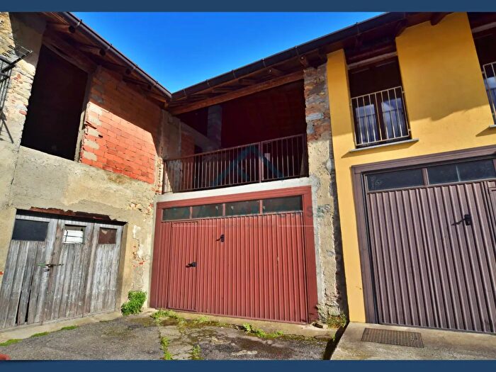 Casa bilocale in vendita in Vicolo del Pozzo, Casale Litta