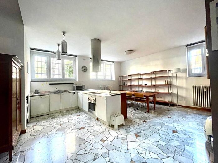 Appartamento trilocale in affitto in Via Rosa Marelli Vergani, Bande Nere, Milano