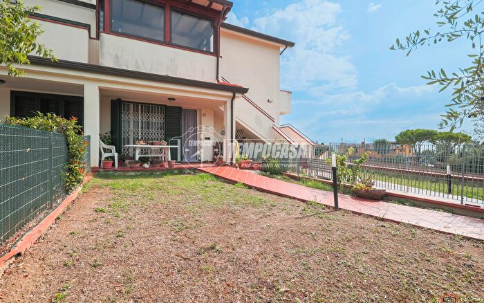 Appartamento trilocale in vendita in Via Annibolina, San Clemente