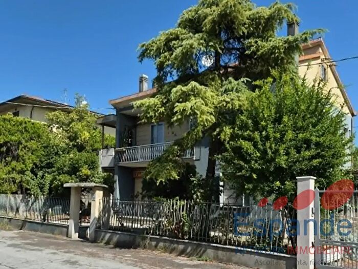 Casa con 9 locali in vendita in Forlimpopoli