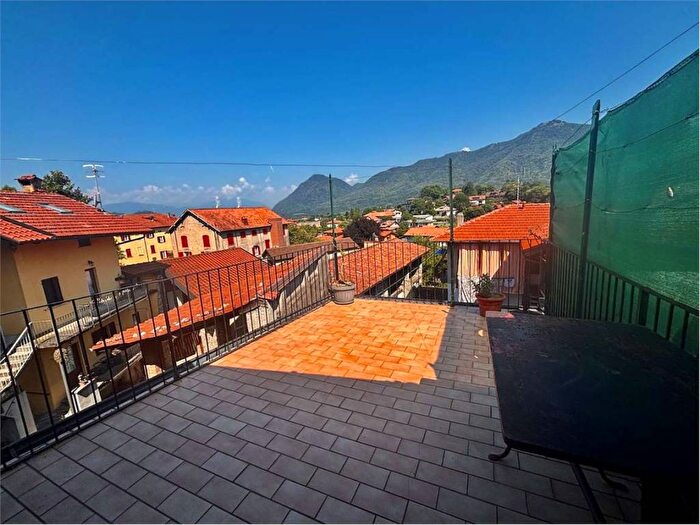 Appartamento bilocale in affitto in Via Biasini, Azzio