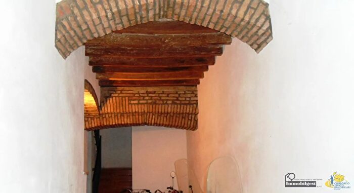 Appartamento trilocale in vendita in Strada Garibaldi, Parma