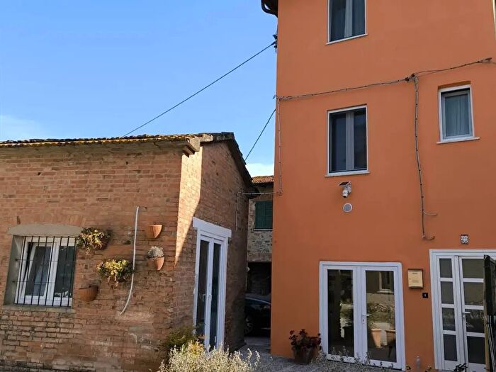 Casa con 5 locali in vendita in Castiglione Del Lago