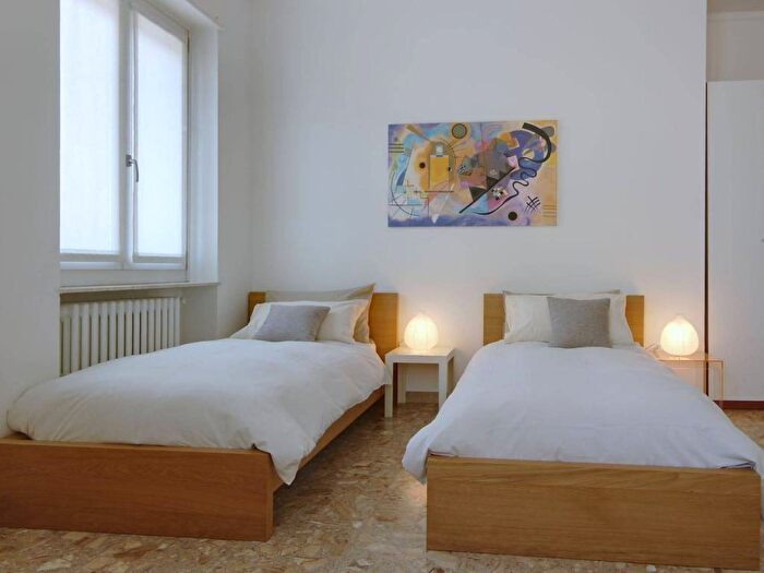 Appartamento bilocale in affitto in Via Pola, Isola, Milano