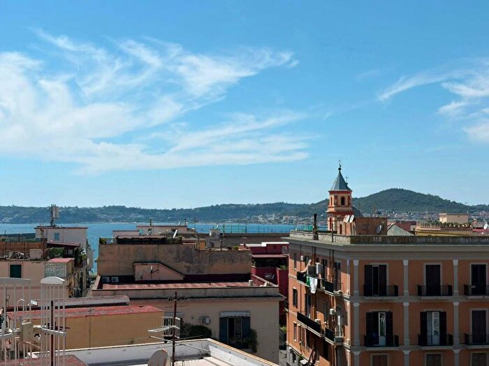 Appartamento quadrilocale in affitto in piazza della repubblica, Porto, Pozzuoli