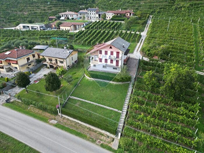 Casa con 15 locali in vendita in Via Scandolera, Vidor