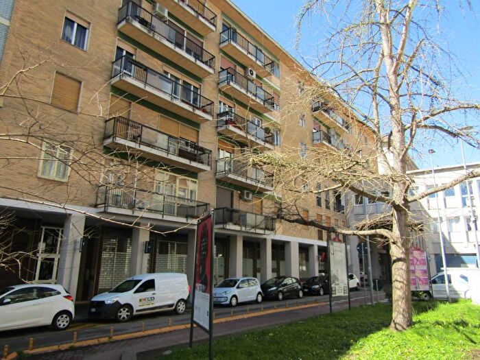 Appartamento trilocale in affitto in Via Arturo Cassoli, Stazione, Ferrara