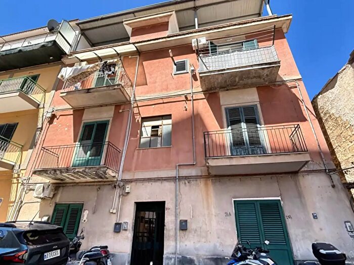 Appartamento con 7 locali in vendita in Via Collegio Romano, Palermo