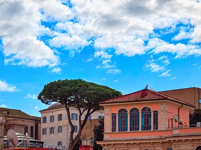 Appartamento trilocale in vendita in Via Candia, Roma