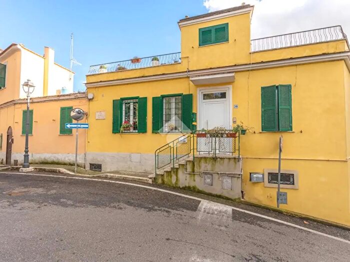 Appartamento quadrilocale in vendita in Via Borgo San Rocco, Ariccia