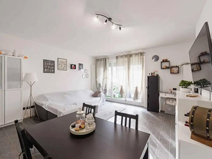 Appartamento monolocale in vendita in Via Emilia Ponente, Bologna