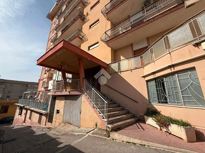 Appartamento quadrilocale in vendita in Via Bevuto, Termini Imerese