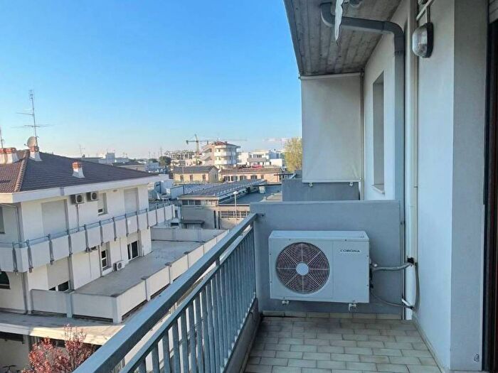 Appartamento con 5 locali in affitto in Via Luigi Nicolò, Via Dario Campana, Rimini