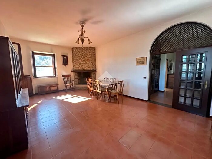 Casa con 7 locali in vendita in Str Leontina, San Leo