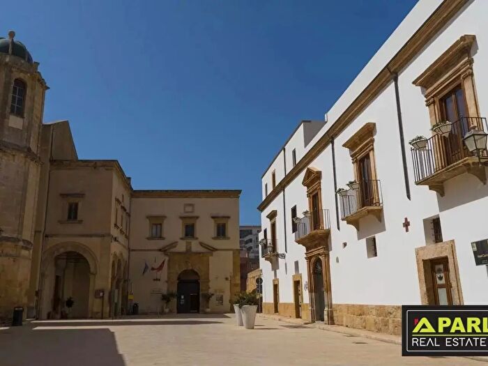 Appartamento quadrilocale in vendita in Piazza del Carmine, Marsala