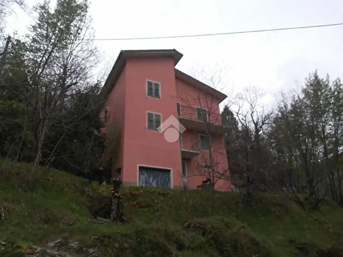 Casa monolocale in vendita in Localita Perlezzi Basso, Borzonasca