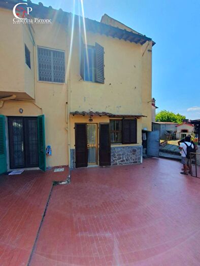 Casa quadrilocale in vendita in Via di Peretola, Firenze