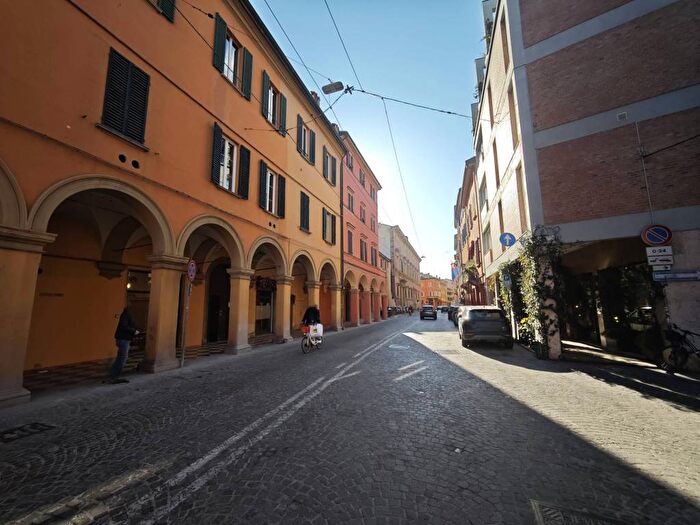 Appartamento con 5 locali in affitto in Via Saragozza, Saragozza dentro le Mura, Bologna