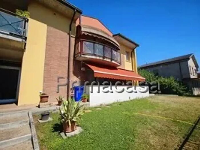 Appartamento con 5 locali in vendita in Via Volta, Cerea