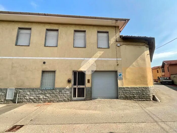 Casa con 6 locali in vendita in Via Cottin, Leini'