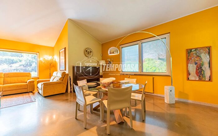 Appartamento con 5 locali in vendita in Via d Galimberti a, Abbiategrasso