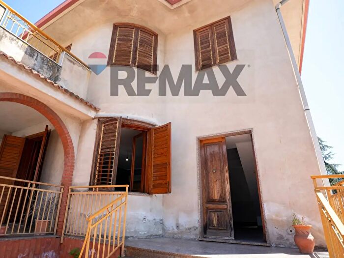 Casa con 18 locali in vendita in Via Madonna della Libertà, Giarre