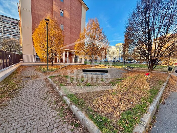 Appartamento trilocale in vendita in Via Francesco Gonin, Torino