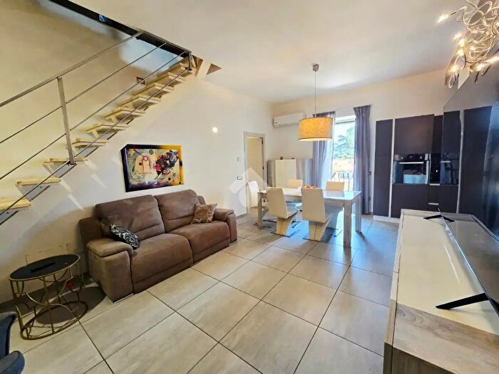 Appartamento quadrilocale in vendita in Via Tiberina, Fiano Romano