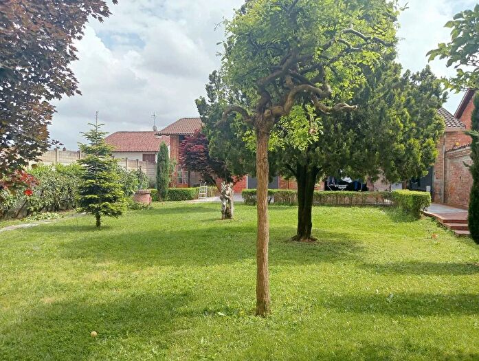 Casa con 10 locali in vendita in Quargnento