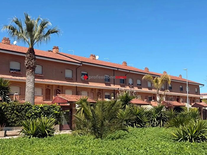 Casa con 5 locali in vendita in Via Libero Baviera, Foggia