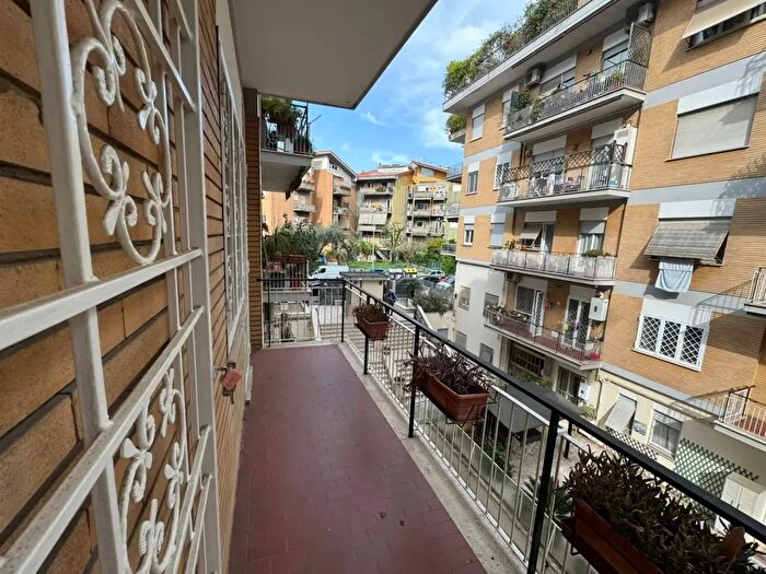 Appartamento quadrilocale in vendita in Via Piero Foscari, Roma