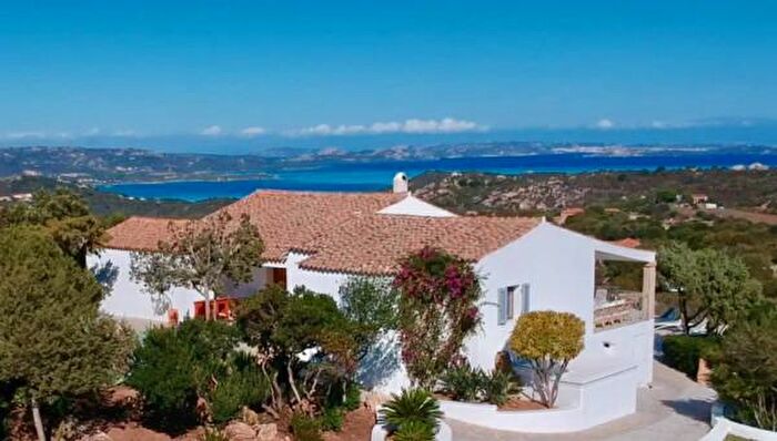 Casa con 6 locali in vendita in Località Santa Teresina, Arzachena