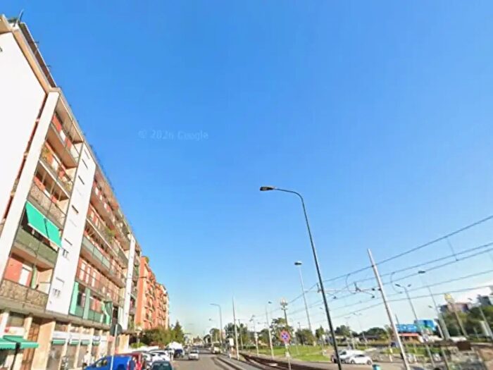 Appartamento trilocale in affitto in Via Ettore Ciccotti, Milano