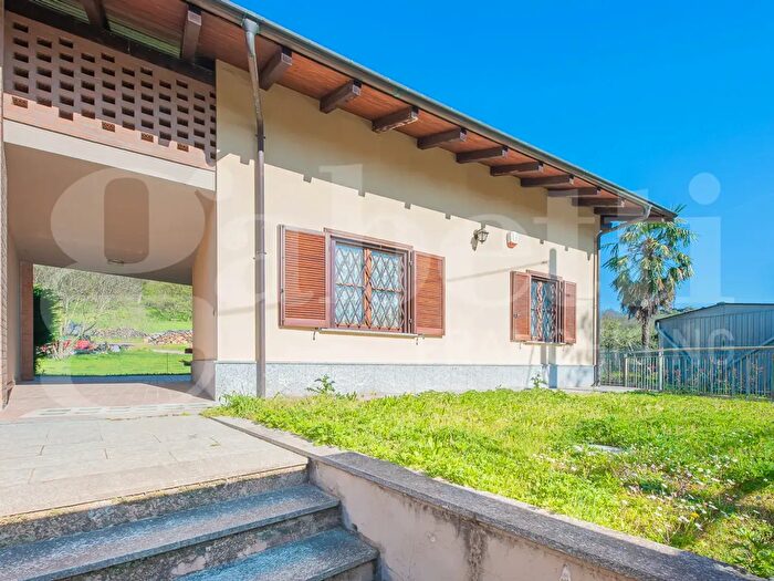 Casa con 8 locali in vendita in Via Monte Pirchiriano, Avigliana