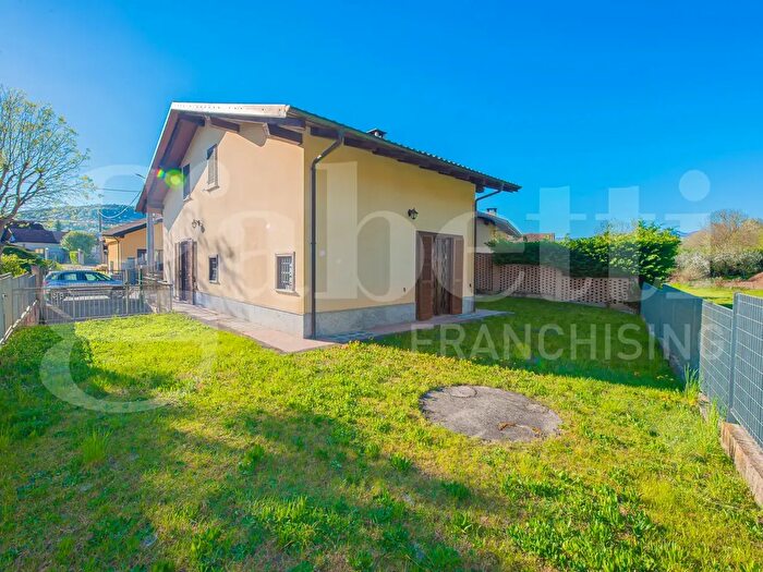 Case in Vendita e in Affitto - 3