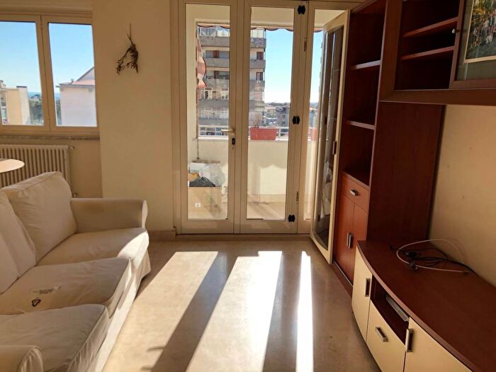 Appartamento con 6 locali in affitto in Centro, Massa